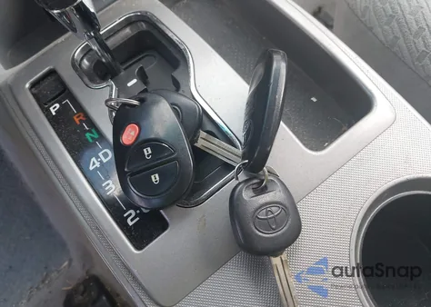 2008 Toyota Tacoma Base V6 из США, поврежденный, VIN 5TEUU42N48Z572254